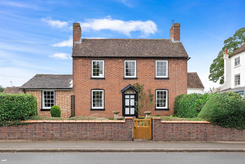 Main Road, Kempsey, Worcester 4 bed detached house to rent £2,500 pcm (£577 pw)