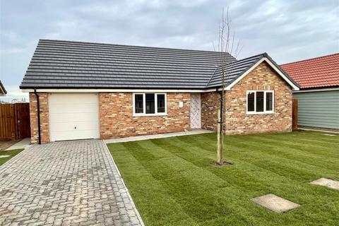 3 bedroom detached bungalow for sale, The Sandpiper, 4 Traceys Close, Mill View, PE12 6UL