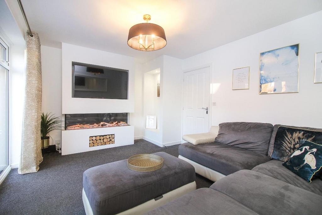 Cornmill Crescent, Holystone... 3 bed detached house £285,000