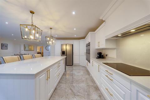 2 Furze Road, Worthing, BN13 3BP