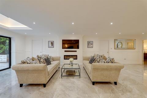 2 Furze Road, Worthing, BN13 3BP