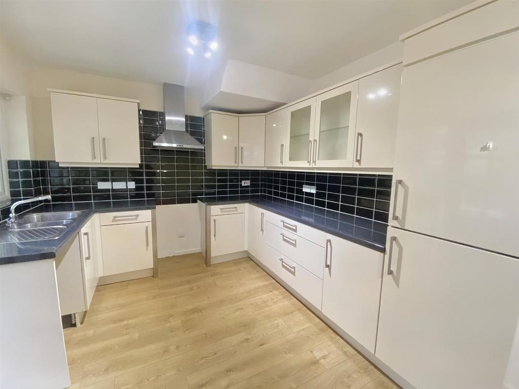 Front Street, Earsdon, Whitley Bay 3 bed terraced house £1,050 pcm (£