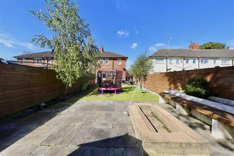 3 bedroom end of terrace house for sale, Calvert Road, Hull
