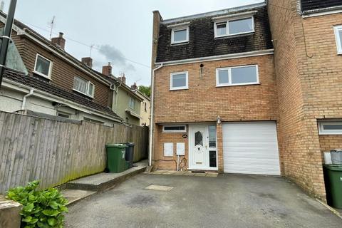 3 bedroom end of terrace house for sale, Upper Poole Road, Dursley