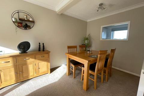 3 bedroom end of terrace house for sale, Upper Poole Road, Dursley