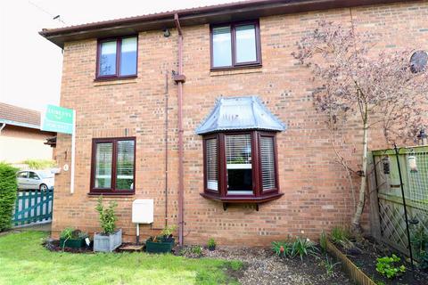 2 bedroom house for sale, May Court, Pocklington