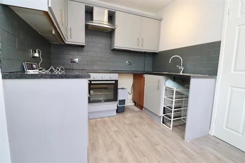 2 bedroom house for sale - May Court, Pocklington