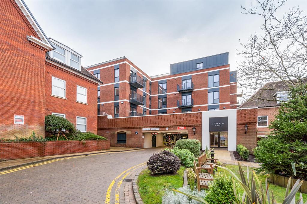 Imperial House, Solihull 1 bed apartment £1,250 pcm (£288 pw)