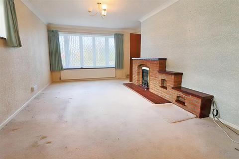 49 Broadwaters Road, Lowestoft, NR33 9HP