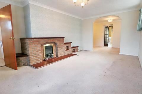 49 Broadwaters Road, Lowestoft, NR33 9HP