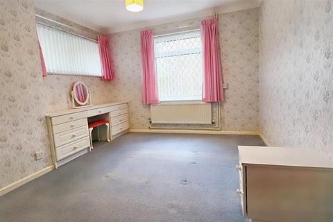 49 Broadwaters Road, Lowestoft, NR33 9HP