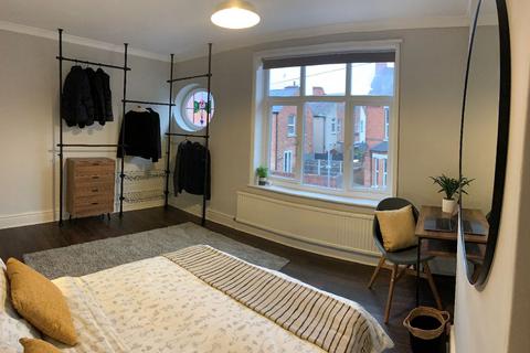 4 bedroom house share to rent - Nottingham NG2