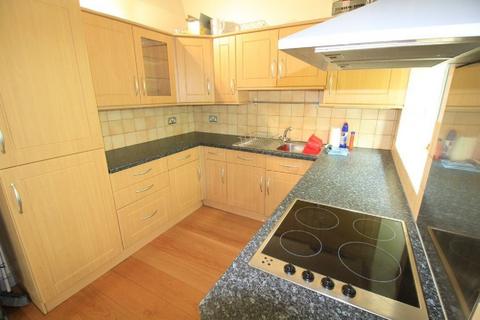 2 bedroom flat to rent, Foxrose Court, Sneinton, Nottingham NG3