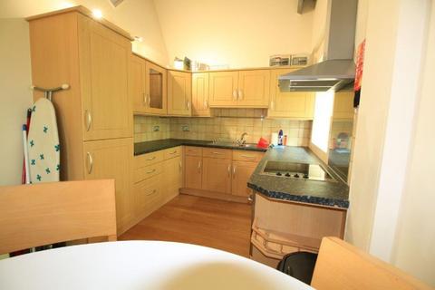 2 bedroom flat to rent, Foxrose Court, Sneinton, Nottingham NG3