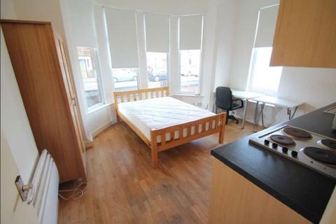 Studio to rent, Arthur Avenue, Lenton, Nottingham NG7