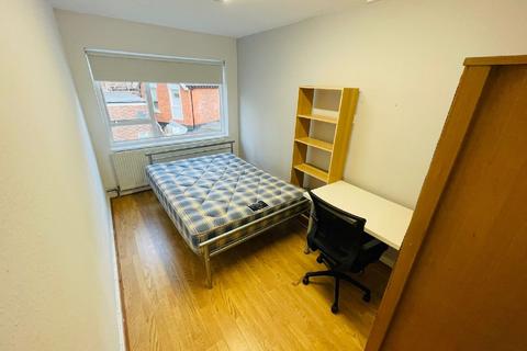 2 bedroom apartment to rent, Nottingham NG7