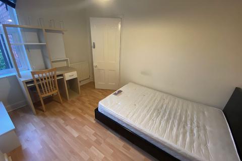 3 bedroom house share to rent, Nottingham NG7