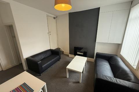 4 bedroom house to rent, Nottingham NG7