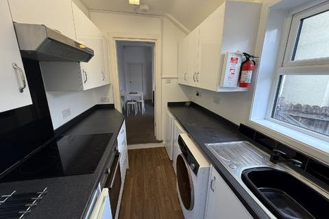 4 bedroom house to rent, Nottingham NG7