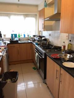 5 bedroom flat to rent, Nottingham NG7