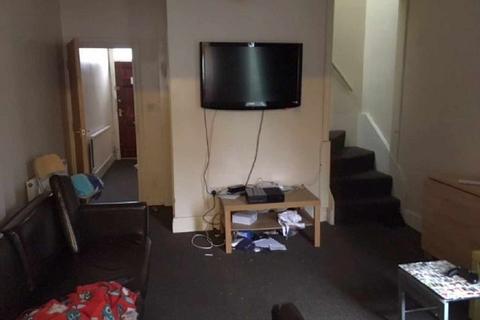 5 bedroom flat to rent, Nottingham NG7