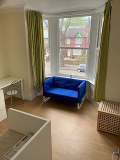 2 bedroom house share to rent - Nottingham NG7