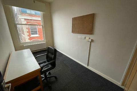 4 bedroom flat to rent, Nottingham NG1