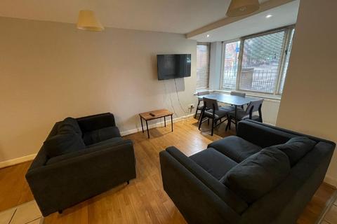 4 bedroom apartment to rent, Nottingham NG7