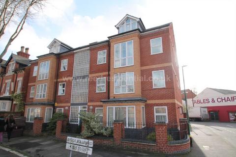 4 bedroom flat to rent, Nottingham NG7