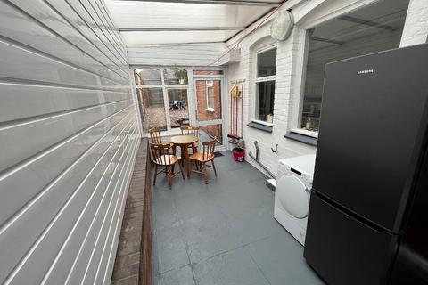 undefined, Birmingham B29