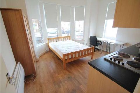 Studio to rent, Arthur Avenue, Lenton, Nottingham NG7