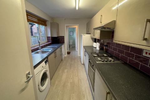 5 bedroom house share to rent, Nottingham NG7