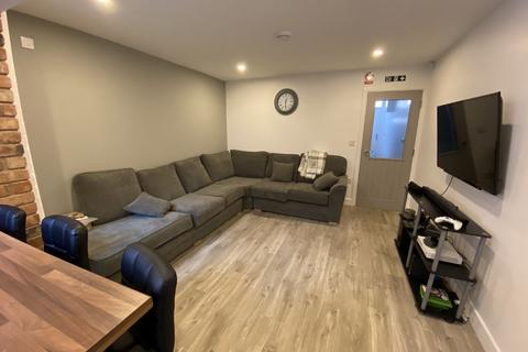 8 bedroom house to rent, Birmingham B29