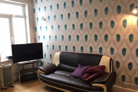 4 bedroom flat to rent, Nottingham NG7