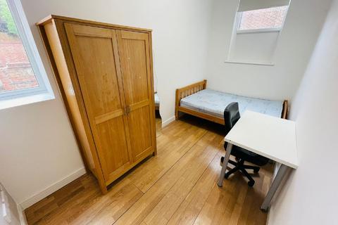 8 bedroom flat to rent, Nottingham NG7