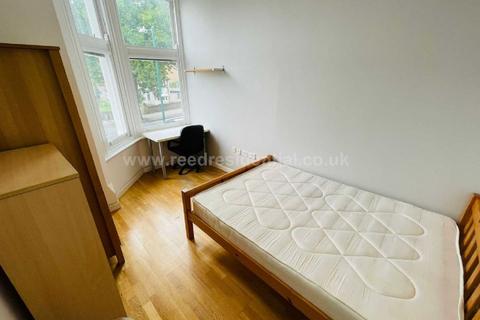 6 bedroom flat to rent, Nottingham NG7