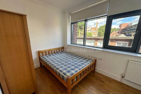 4 bedroom flat to rent, B Arthur Avenue, Lenton, Nottingham NG7