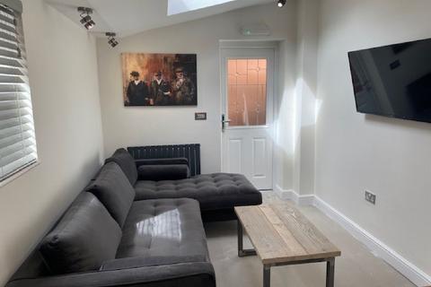 4 bedroom house share to rent, Birmingham B9