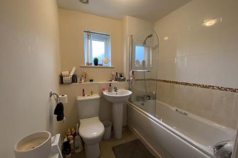 2 bedroom flat to rent, Baronet House, Birmingham B15