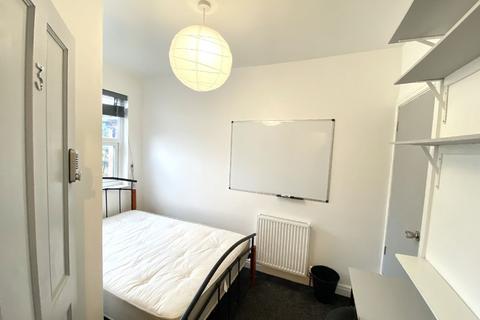 4 bedroom house share to rent, Birmingham B29