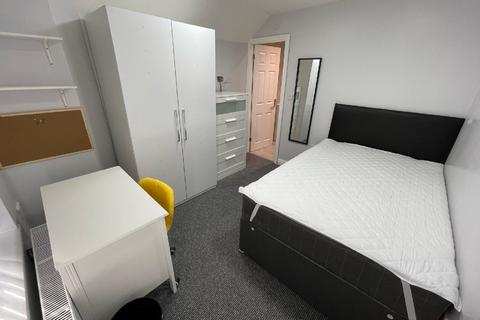 8 bedroom house share to rent, Birmingham B29
