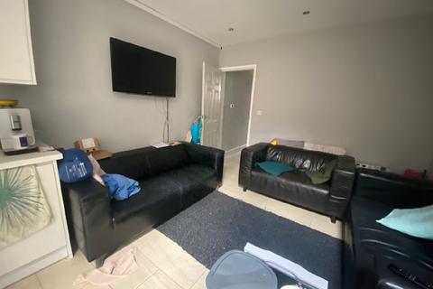 6 bedroom house share to rent, Birmingham B29