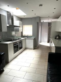 6 bedroom house share to rent, Birmingham B29