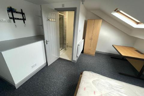 6 bedroom house share to rent, Birmingham B29