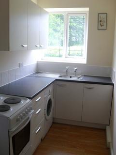 1 bedroom in a house share to rent, Weoley Court, Birmingham B29