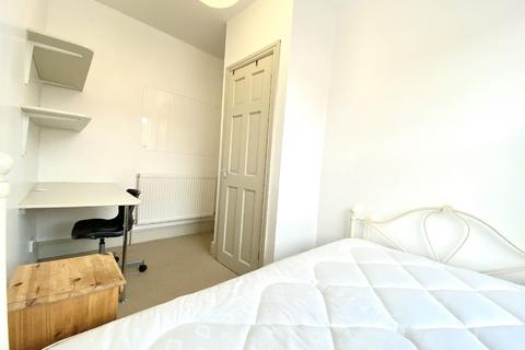 4 bedroom house share to rent, Birmingham B29