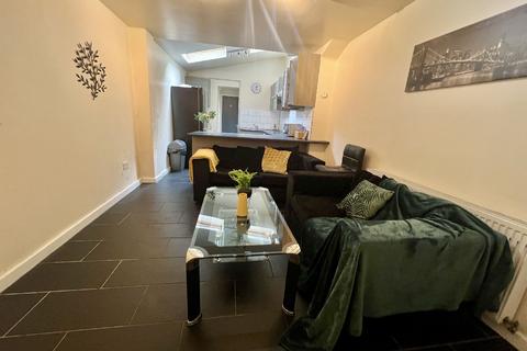 6 bedroom house to rent, Birmingham B29