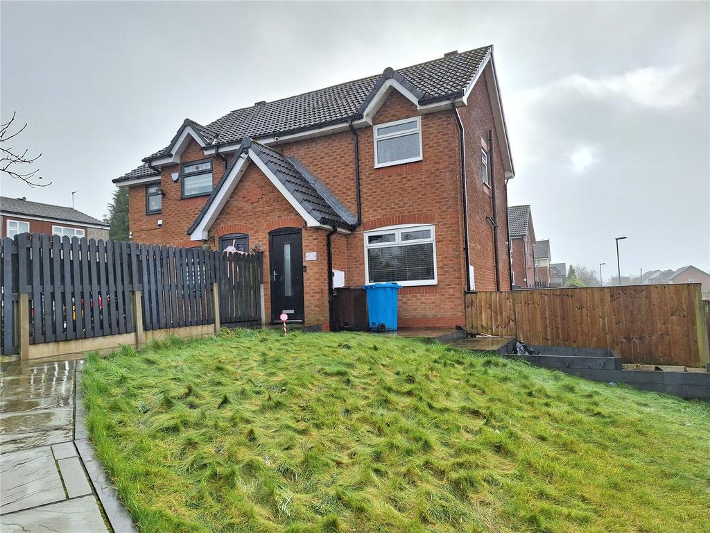 Higher Fullwood, Moorside, Oldham, OL1 2 bed semidetached house for