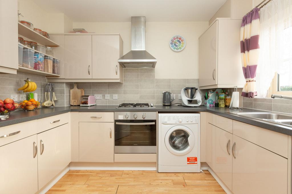 Lymington Road, WestgateOnSea, CT8 2 bed semidetached house for sale