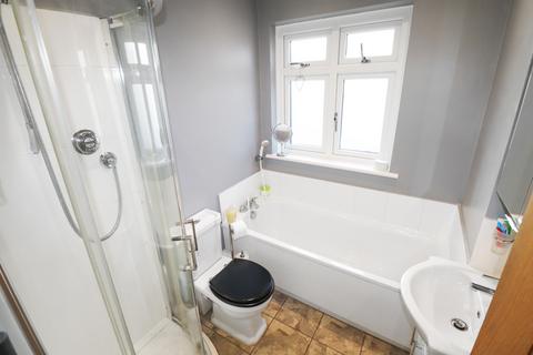 5 Luddesdon Road, Erith, DA8 1NQ